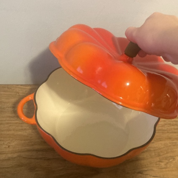Pumpkin Dutch Oven - Picture 2 of 5